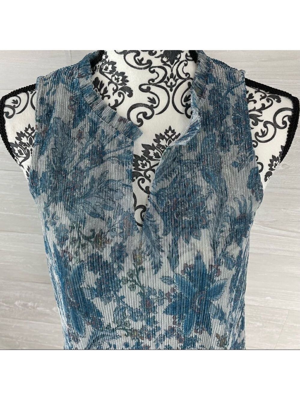 Anthropologie Vanessa Virginia Grand Cayman Metallic Floral Top - Picture 4 of 9